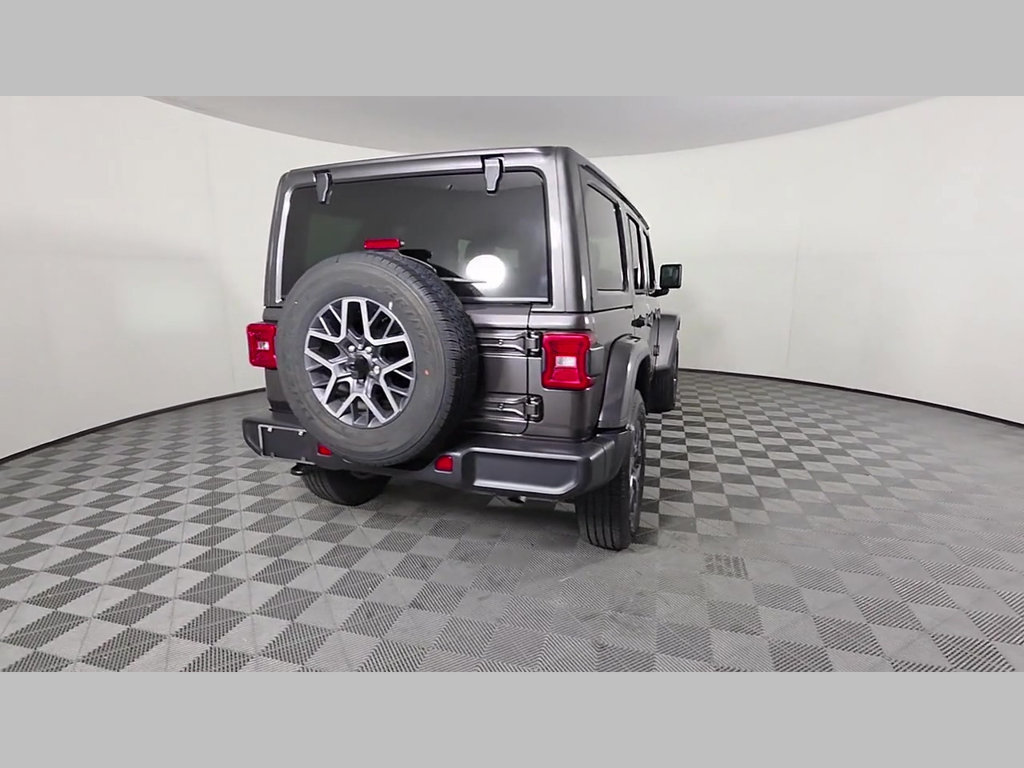 Used 2026 Jeep Wrangler Unlimited Sahara AWD/4WD image 42
