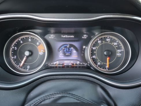 Used 2020 Jeep Cherokee Limited FWD image 23
