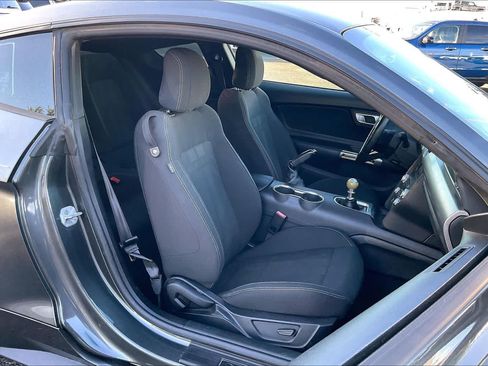 Used 2020 Ford Mustang GT w/ Black Accent Package RWD image 12