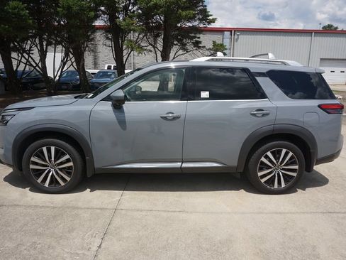 Used 2023 Nissan Pathfinder Platinum AWD/4WD image 21