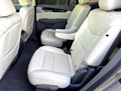 Used 2023 Cadillac XT6 Premium Luxury image 20