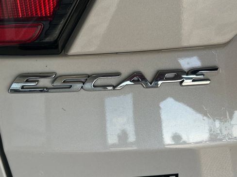 Used 2018 Ford Escape Titanium AWD/4WD image 8