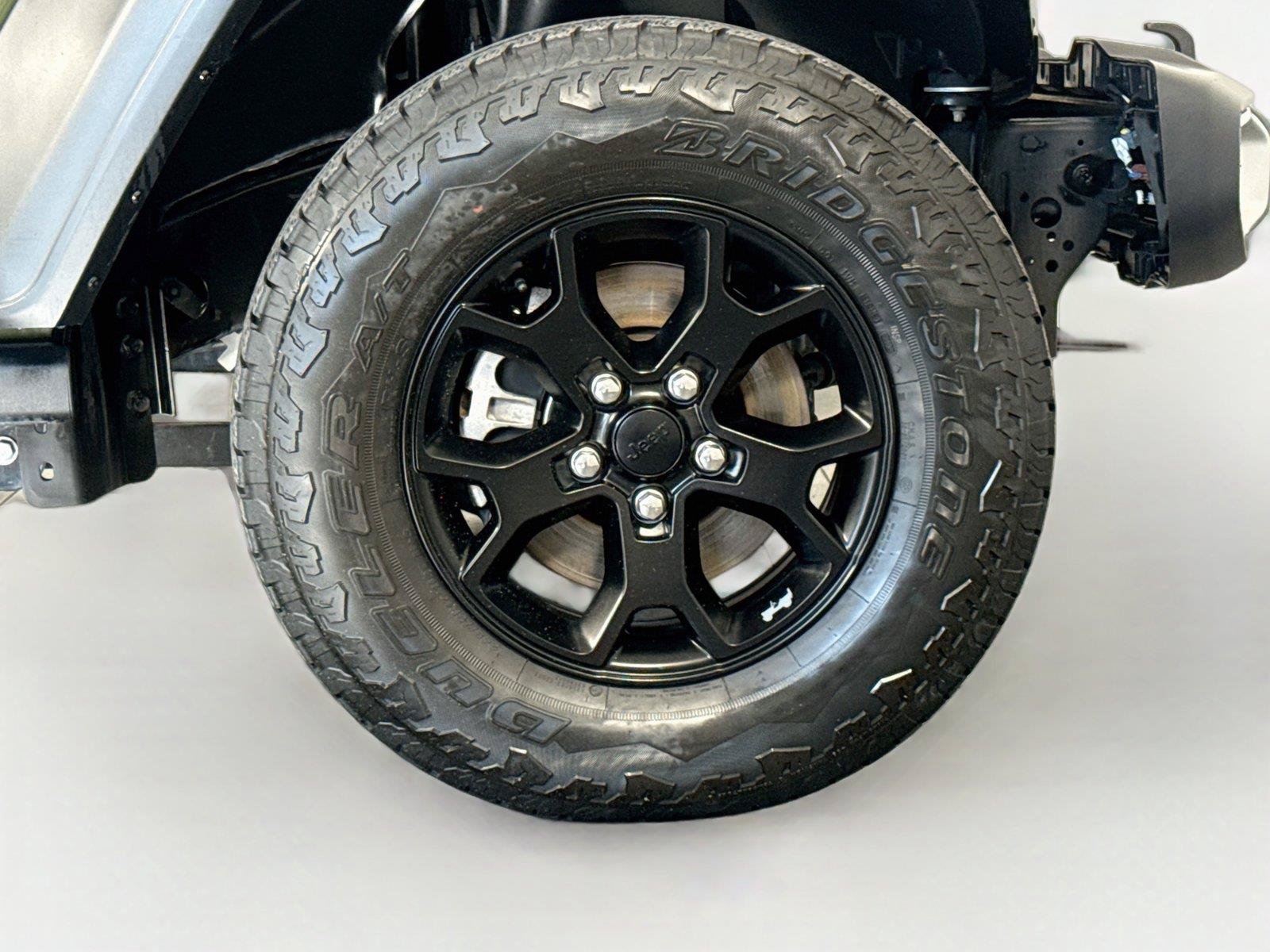 Used 2023 Jeep Wrangler Sport AWD/4WD image 30
