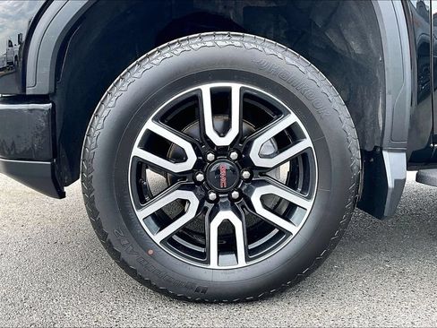 Used 2024 GMC Sierra 1500 AT4 w/ Technology Package AWD/4WD image 36