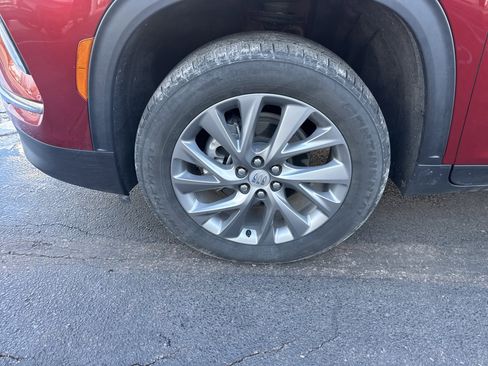 Used 2025 Buick Enclave Preferred image 11