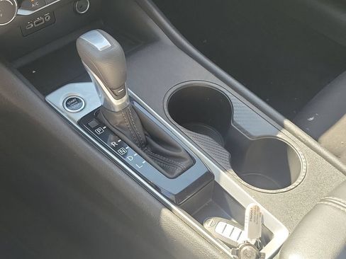 Used 2025 Nissan Altima 2.5 SV FWD image 32