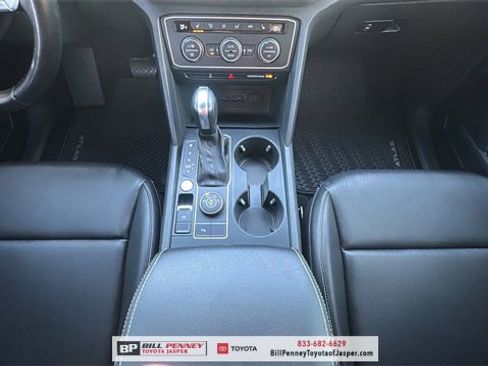 Used 2020 Volkswagen Atlas Cross Sport SE w/ Towing Package image 9