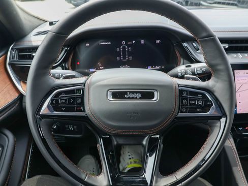 New 2026 Jeep Grand Cherokee L Summit AWD/4WD image 31