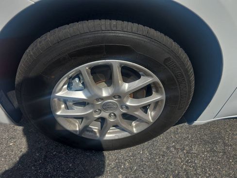 Used 2023 Chrysler Pacifica Touring-L FWD image 32
