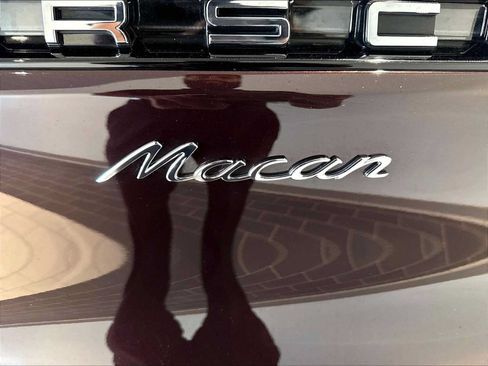 Used 2026 Porsche Macan AWD/4WD image 36