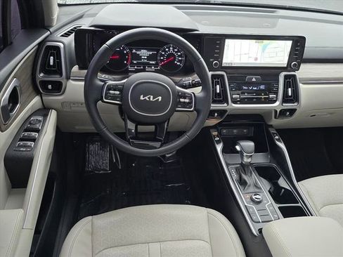 Used 2022 Kia Sorento S w/ Panoramic Sunroof Package image 19