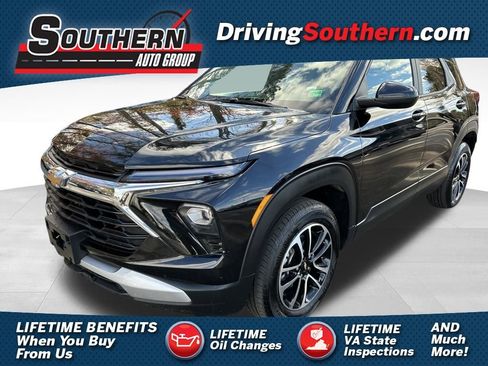 Used 2025 Chevrolet TrailBlazer LT image 1