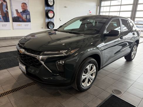 New 2026 Chevrolet Trax LS image 8