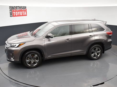 Used 2017 Toyota Highlander Limited Platinum image 31