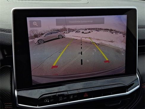 Used 2022 Jeep Compass Trailhawk w/ Trailhawk Convenience Group image 17