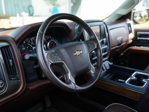 Used 2018 Chevrolet Silverado 1500 High Country AWD/4WD image 6