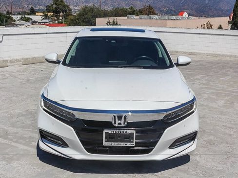 Used 2020 Honda Accord Touring image 2