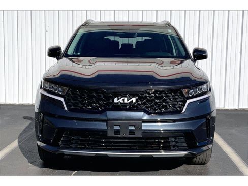 Used 2023 Kia Sorento S w/ Panoramic Sunroof Package image 3