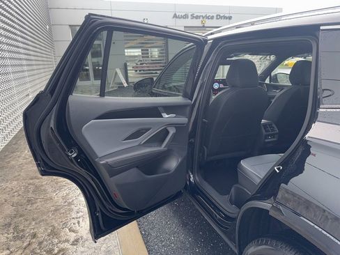 Used 2026 Volkswagen Tiguan SEL R-Line AWD/4WD image 43