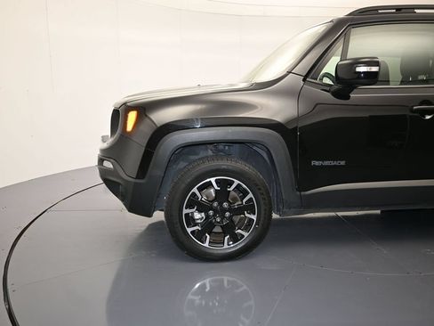 Used 2023 Jeep Renegade Latitude AWD/4WD image 9