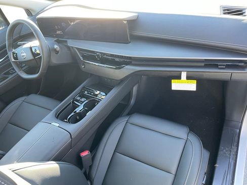 Certified 2025 Nissan Murano SV image 28