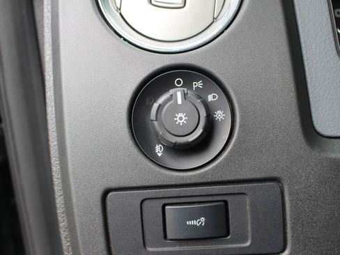 Used 2014 Ford F150 XLT w/ Equipment Group 302A Luxury AWD/4WD image 18