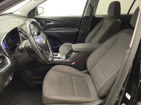 Used 2022 Chevrolet Equinox LT w/ Driver Convenience Package image 17