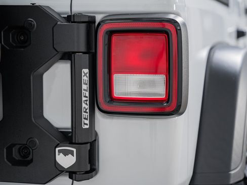 Used 2024 Jeep Wrangler Sport image 21