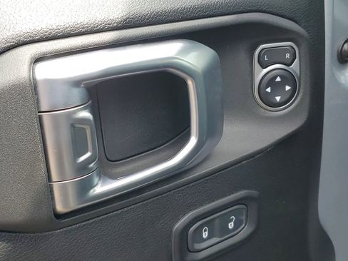 Used 2022 Jeep Wrangler Unlimited Sport AWD/4WD image 25