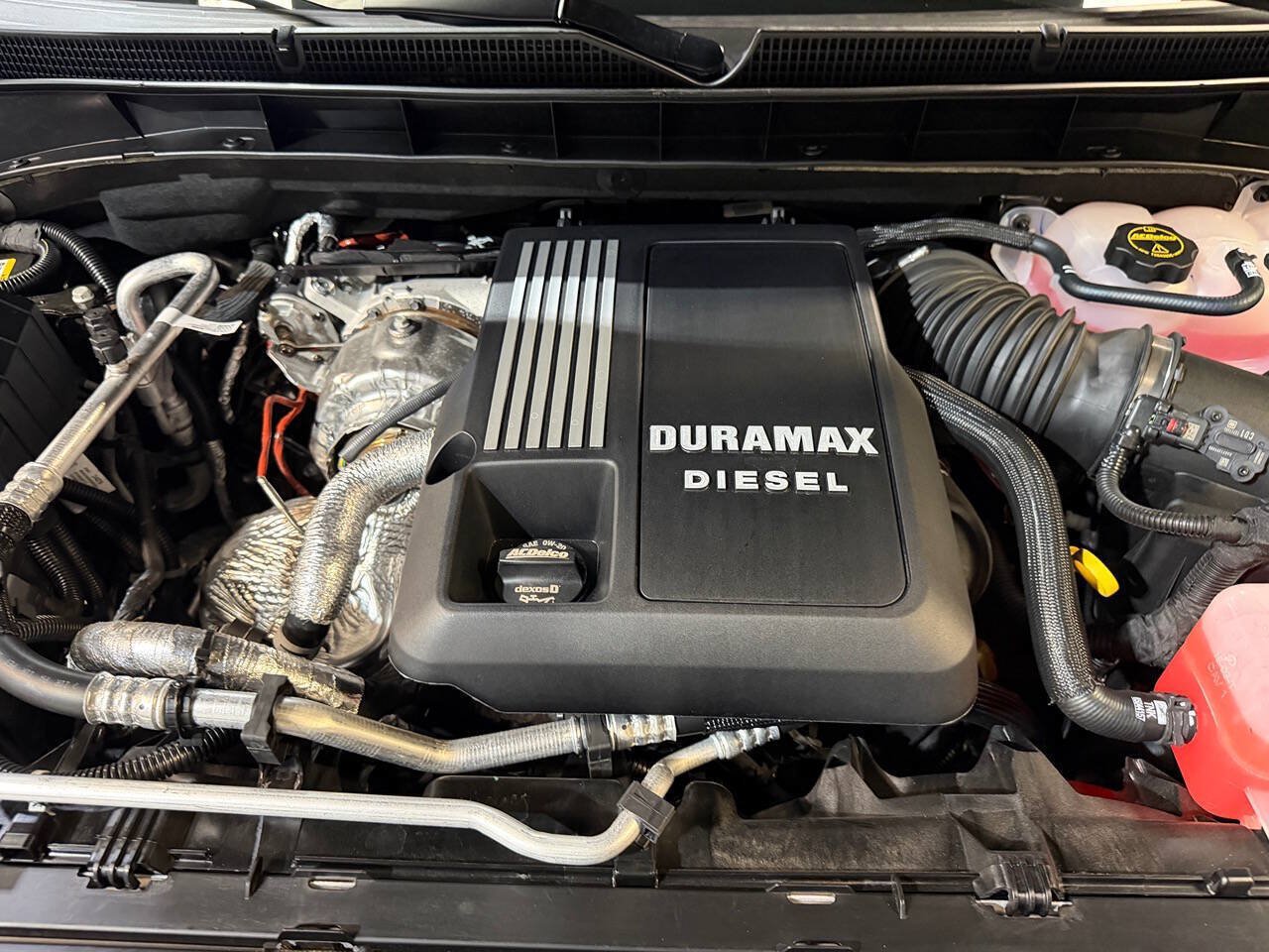 Used 2026 GMC Yukon AT4 Ultimate w/ LPO, Floor Liner Package AWD/4WD image 8