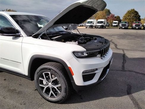 New 2025 Jeep Grand Cherokee Limited w/ Trailer Tow Package image 11