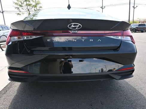 Certified 2023 Hyundai Elantra SEL w/ Convenience Package FWD image 9