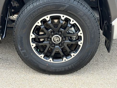 Used 2022 Toyota Tundra SR5 w/ TRD Off-Road Premium Package image 10