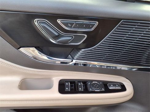 Certified 2022 Lincoln Corsair FWD image 7