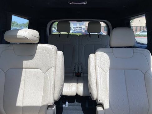 Used 2024 Jeep Grand Cherokee Overland AWD/4WD image 37