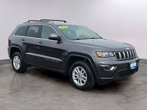 Used 2020 Jeep Grand Cherokee Laredo image 4