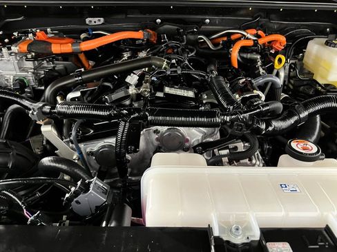 Used 2025 Toyota 4Runner Trailhunter image 37