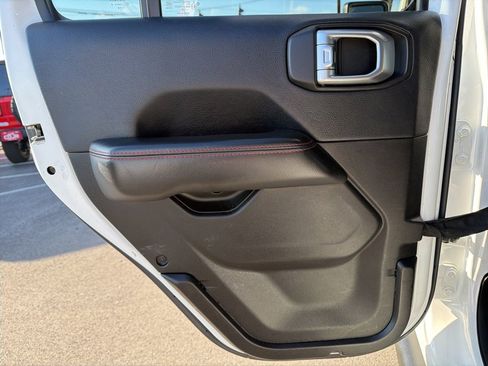 Used 2018 Jeep Wrangler Unlimited Rubicon image 24