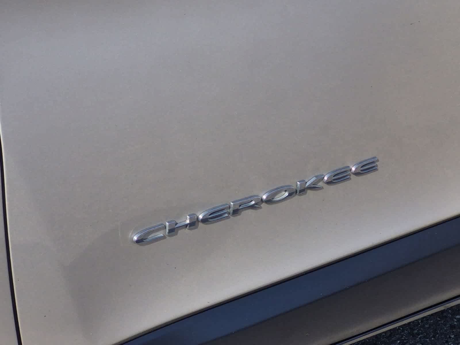 Used 2014 Jeep Cherokee Limited w/ Trailer Tow Group AWD/4WD image 13