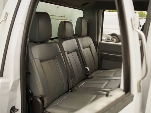 Used 2016 Ford F550 4x4 Crew Cab Super Duty image 35