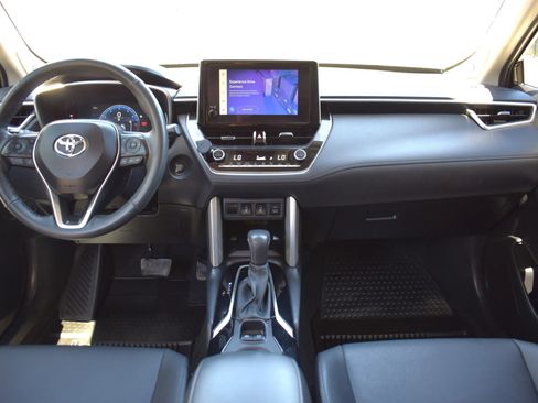 Used 2024 Toyota Corolla Cross XLE w/ Convenience Package AWD/4WD image 21
