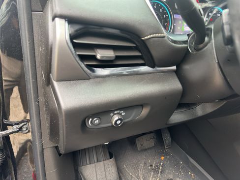 Used 2022 Chevrolet Traverse LT w/ LPO, Floor Liner Package AWD/4WD image 20