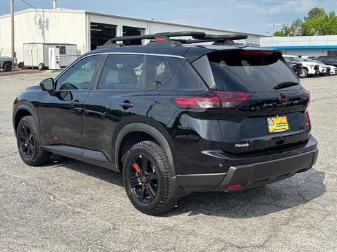 Used 2025 Nissan Rogue SV AWD/4WD image 24
