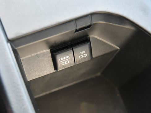 Used 2023 Toyota Camry SE FWD image 26