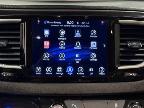 Used 2017 Chrysler Pacifica Touring image 31