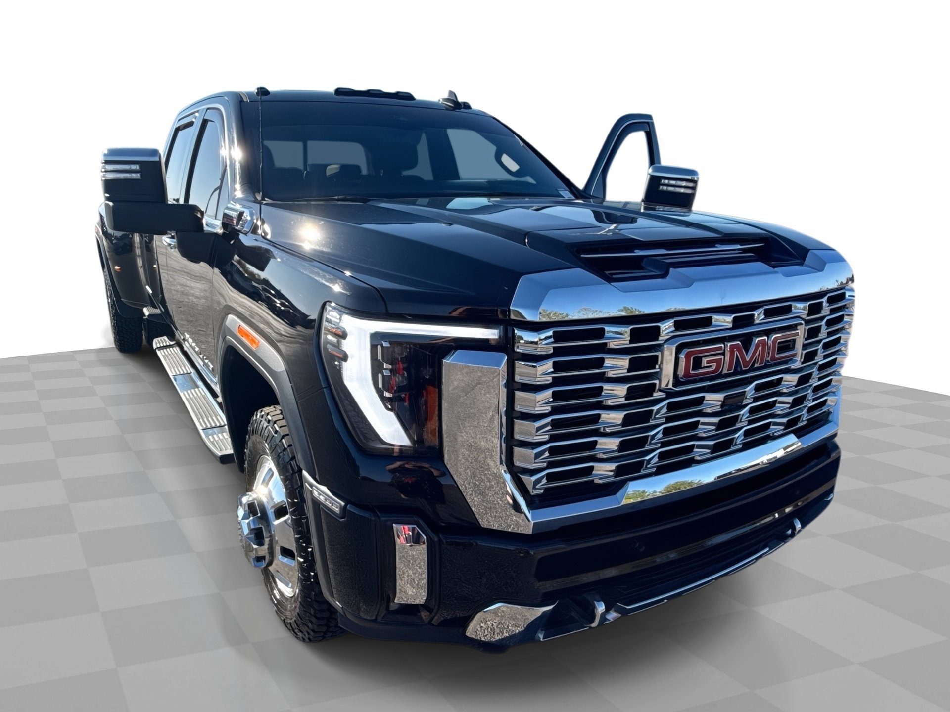 Used 2024 GMC Sierra 3500 Denali w/ Denali Reserve Package AWD/4WD image 1