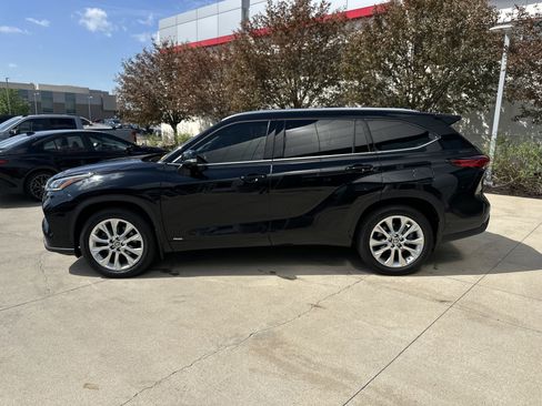 Used 2023 Toyota Highlander Limited image 8