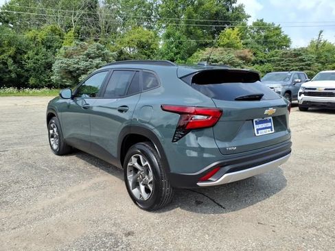 Used 2025 Chevrolet Trax LT w/ Driver Confidence Package FWD image 5