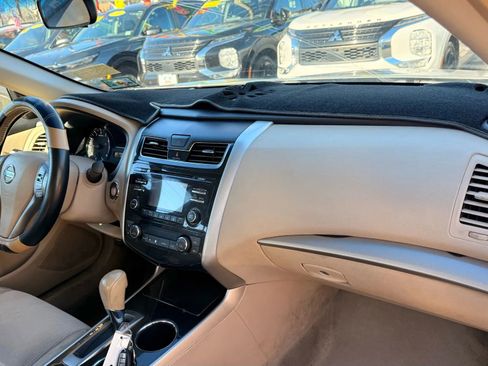 Used 2013 Nissan Altima 2.5 SV image 16