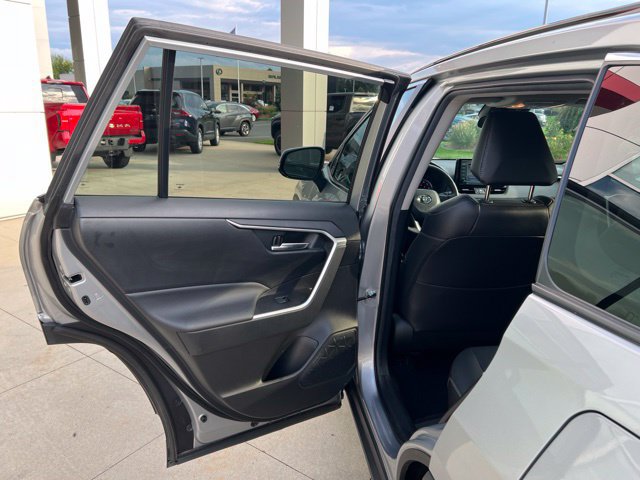 Used 2021 Toyota RAV4 XLE Premium AWD/4WD image 29